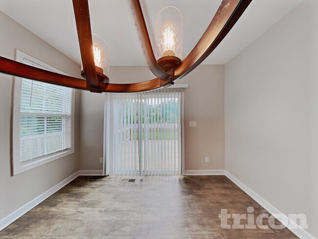 Foto del edificio - 111 Cottage Ct