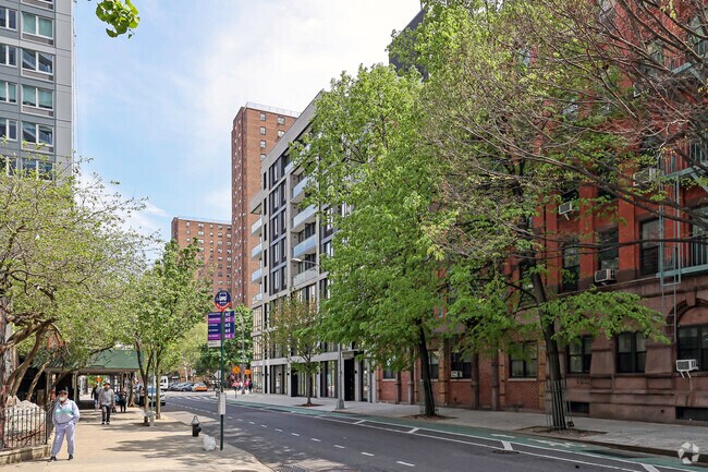 Building Photo - 1650 Madison Ave