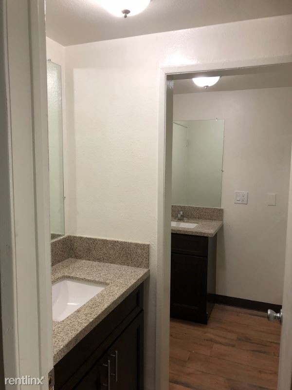 Building Photo - 2 br, 1 bath Apartment - 13922 Sayre St
