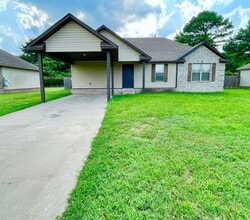 Building Photo - 1721 Tara Dr