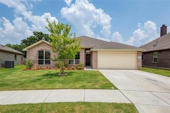 Building Photo - 226 Marina Dr