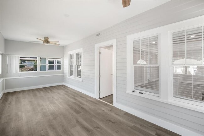 Foto del edificio - 1805 E Louisiana Ave