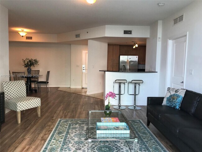 Foto del edificio - 7900 Harbor Island Dr