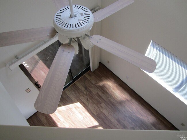 Foto del edificio - 1939 Windmill Cir