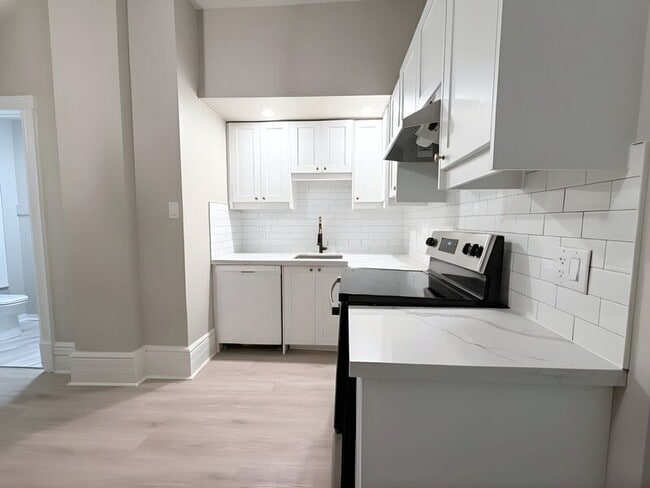 Building Photo - 47 Ontario Ave