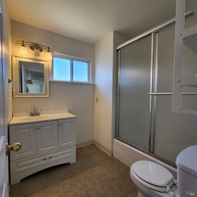 Foto del edificio - 912 Meadowlark Dr