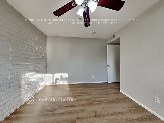 Foto del edificio - 1915 E Colgate Dr