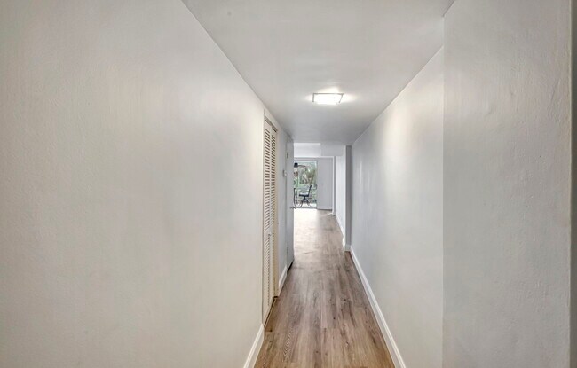 Foto del edificio - 3660 NE 166th St