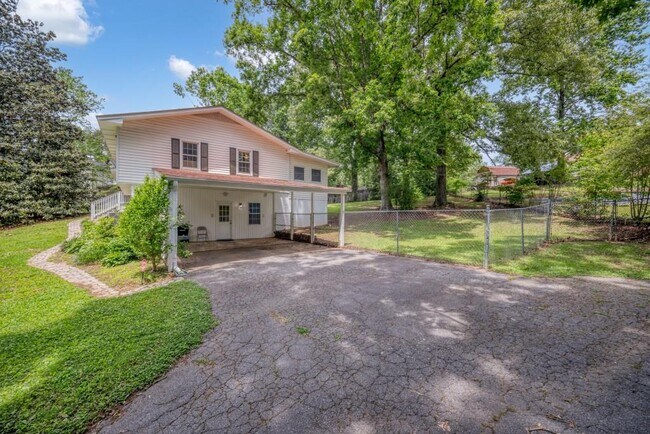 Building Photo - 83 Summit Ridge Cir SE