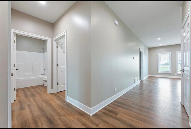 Building Photo - 22953 Cayuse St
