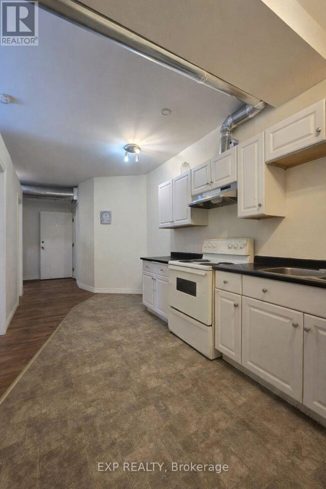 Building Photo - 88 Colborne St