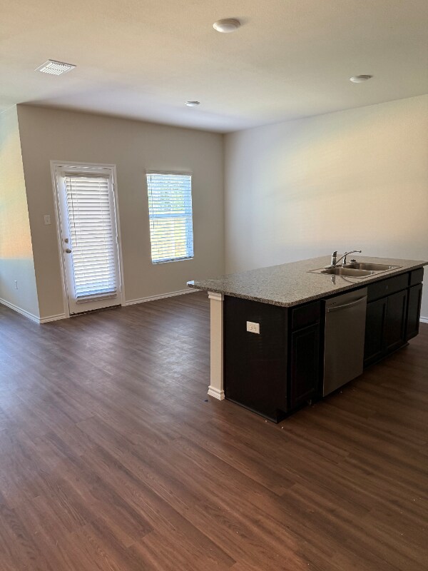 Building Photo - 3109 Mesa Dr