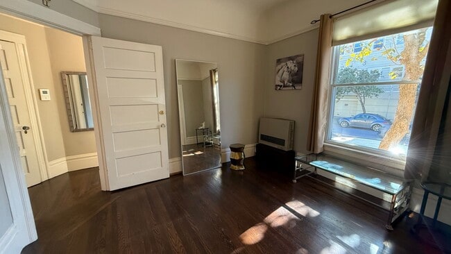 Building Photo - EPIC REA- Outstanding NOPA Location w/Garage Parking - 2 BR/1 BA Condo