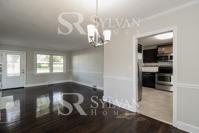 Building Photo - Lovely 3BR, 2.BA, traditional ranch