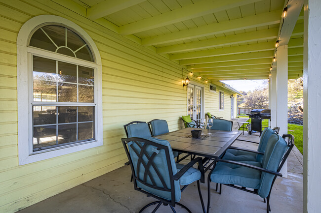 Foto del edificio - 28791 Yosemite Springs Pkwy
