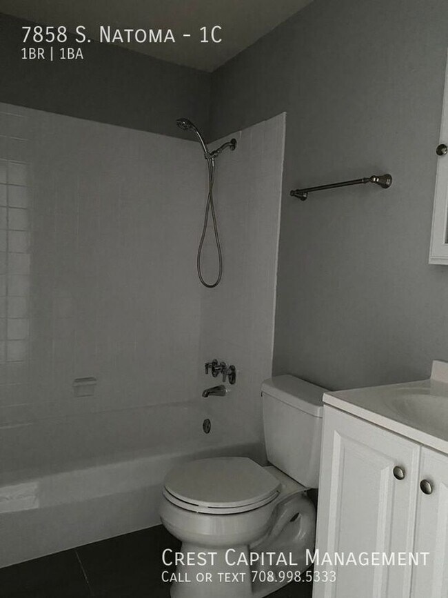 Foto del edificio - 7858 Natoma Ave