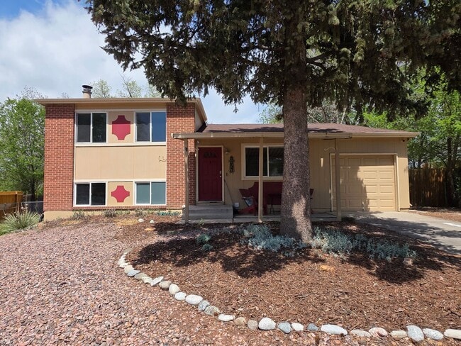 Beautiful Freshly Renovated 3 Bed, 3 Bath Home!!! - Beautiful Freshly Renovated 3 Bed, 3 Bath Home!!!