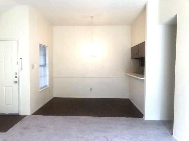 Foto del edificio - 2212 Millstone Dr
