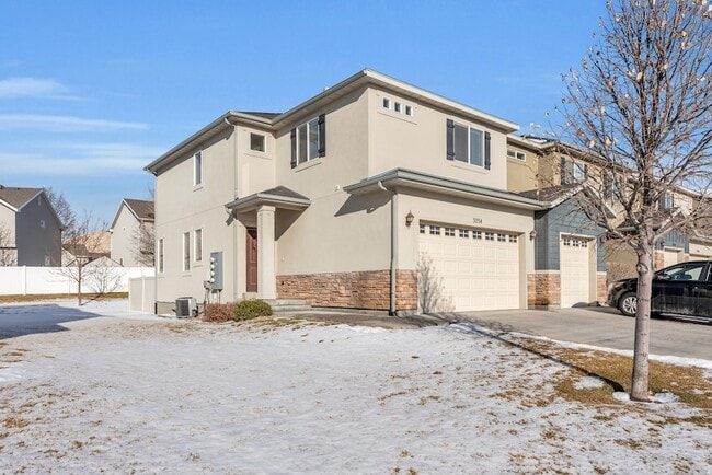 Building Photo - 3234 W Desert Lily Dr