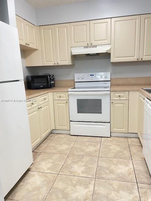 Building Photo - 14931 SW 82nd Ln