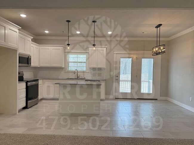 Foto del edificio - Single-Family Home- 2 Bed/2 Bath w/Hobby R...