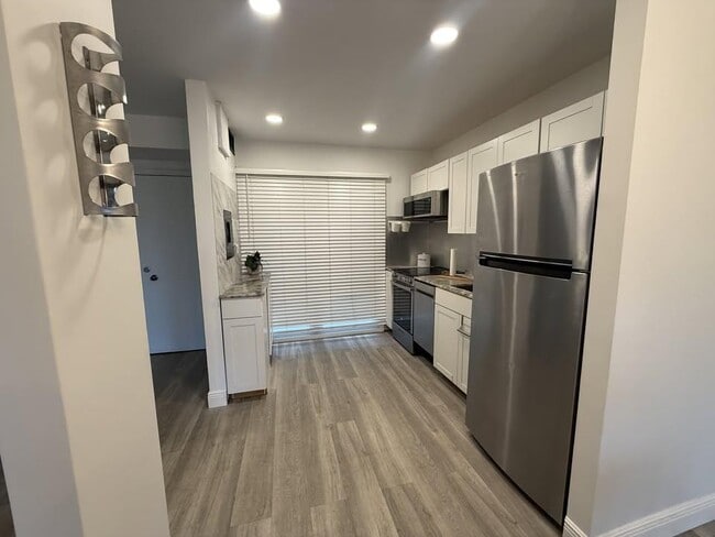 Photo - 719 S Beach St House