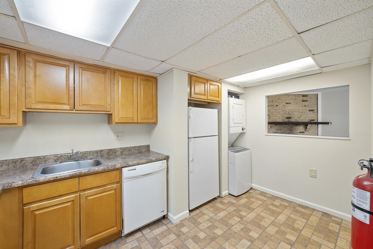 1306 Timber Creek Rd, Lindenwold, NJ 08021 Townhome Rentals in