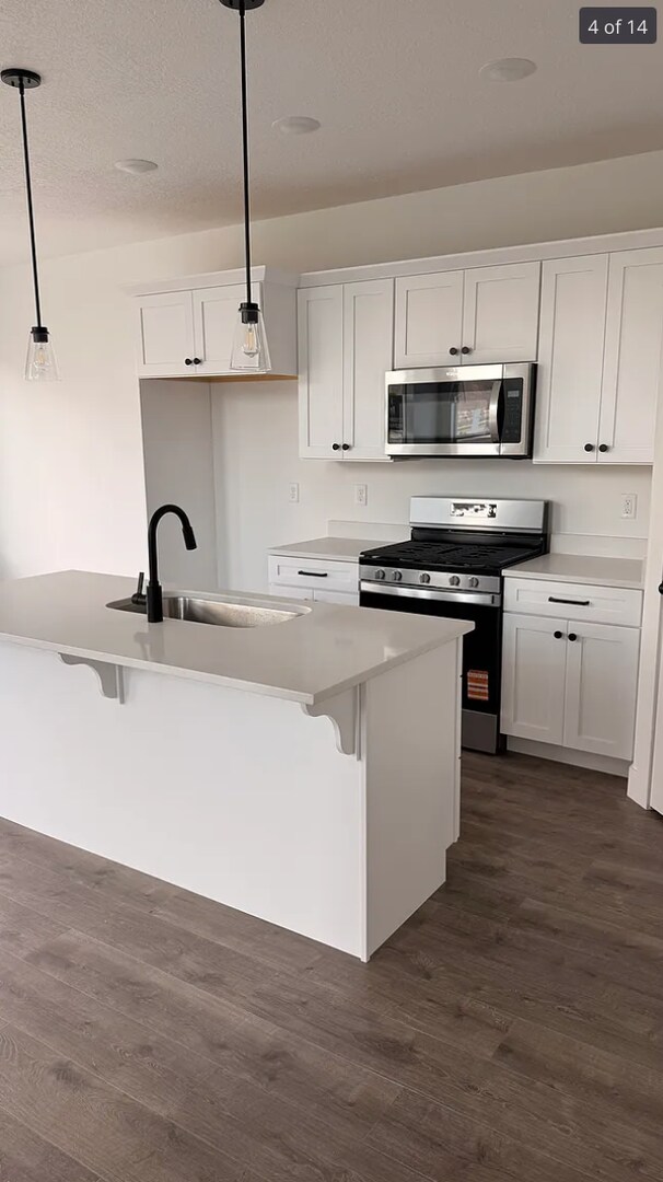 Foto del edificio - ? Brand-New End-Unit Townhome with Finishe...