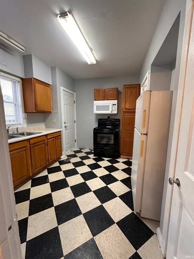 Foto del edificio - 909 Lincoln Ave