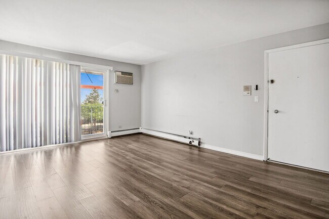 Building Photo - 2500 Mark Thomas Ln