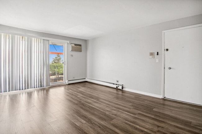 Building Photo - 2500 Mark Thomas Ln