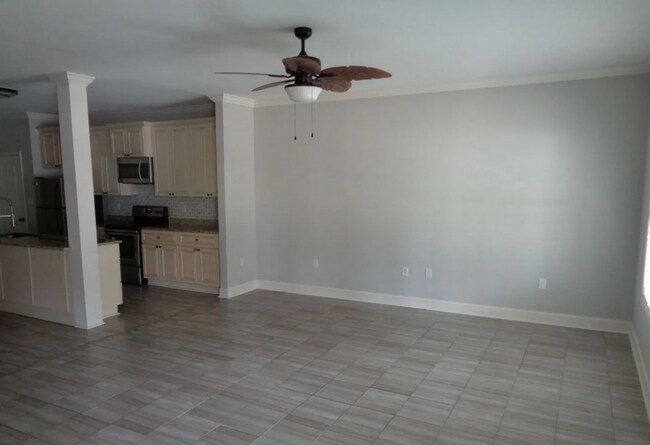 Foto del edificio - 3 Bed/ 2.5 Bath