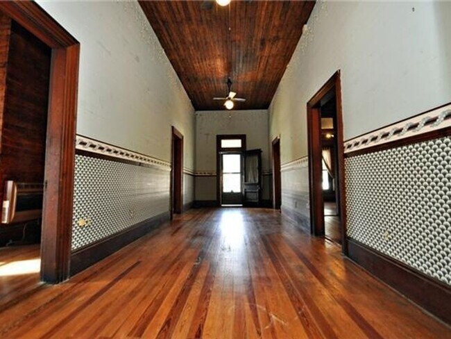 Foto del edificio - Beautiful 3-4 Bedroom, 2 Bath, Single Fami...