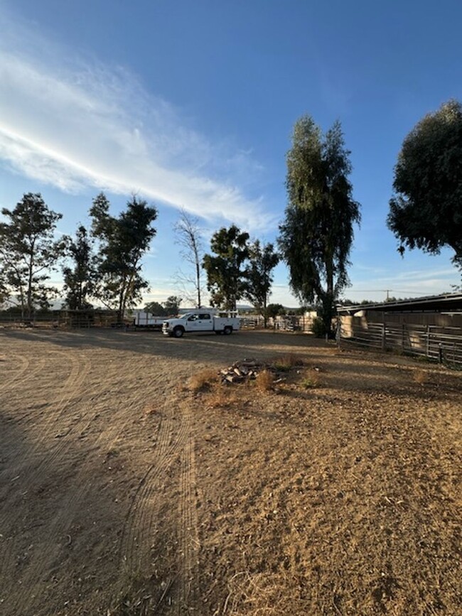 Building Photo - Beautiful Home in the Heart of Hemet