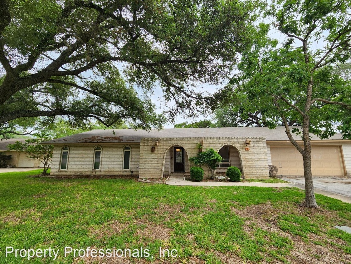 Primary Photo - 3 br, 2 bath House - 410 Saddletree Dr.