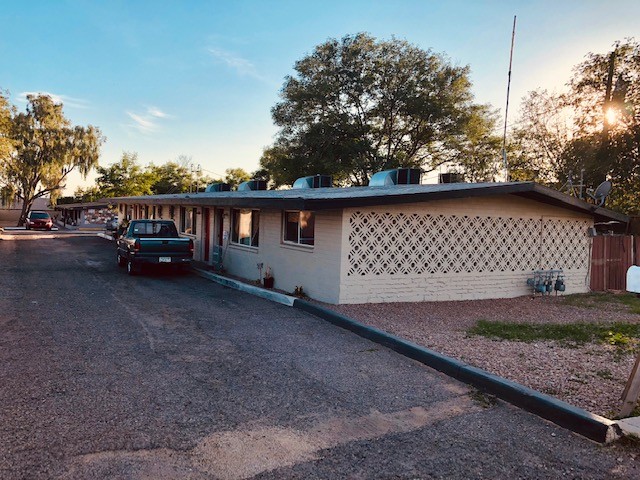 Primary Photo - 925 W Cheryl Dr