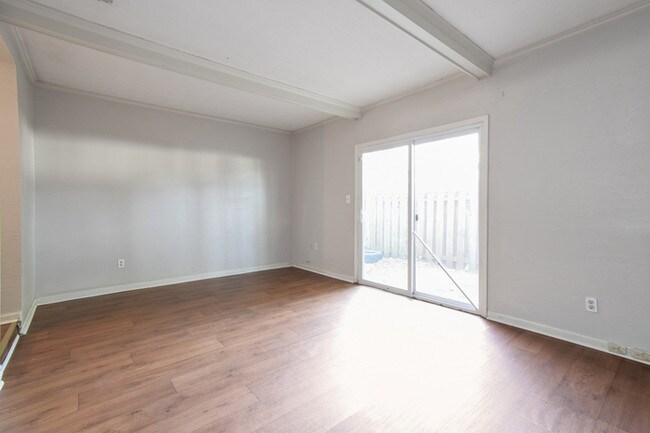 Building Photo - 6440 Woodstone Way