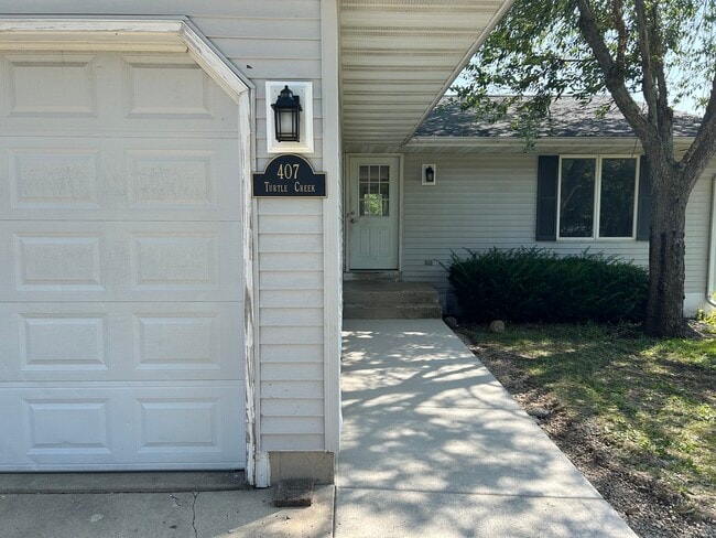 Building Photo - 405 Turtle Creek Dr