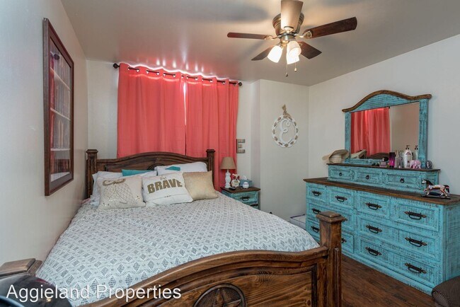 Foto del edificio - 3 br, 2.5 bath House - 1261 Flying Ace Circle