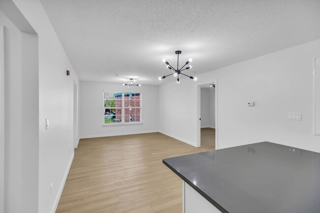 Building Photo - The Ariel