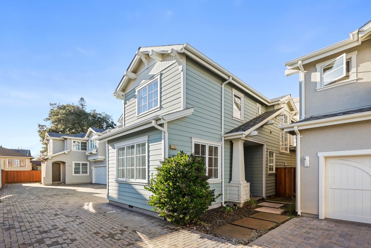 Primary Photo - 615 N San Mateo Dr