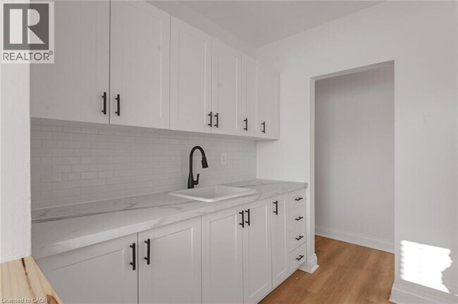 Photo du bâtiment - 57 Mericourt Rd