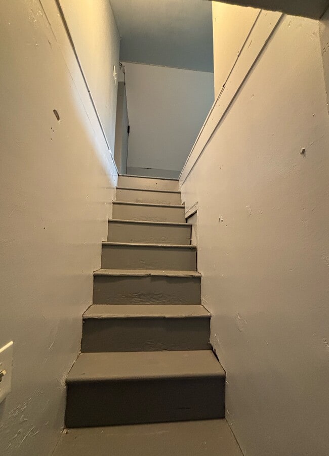 Building Photo - 58 Springhill Ave