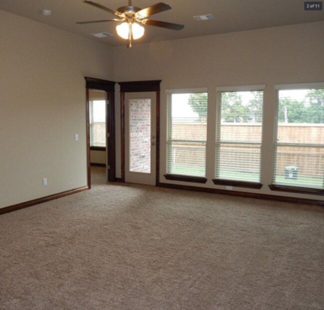 Building Photo - Welcome Home!!