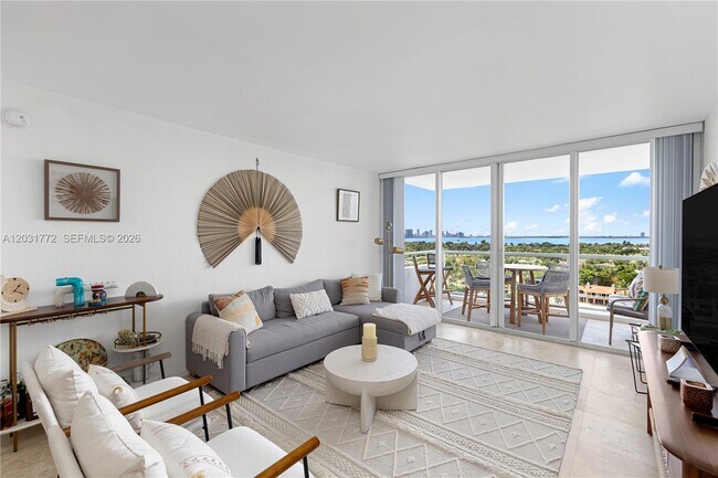 Foto del edificio - 5600 Collins Ave