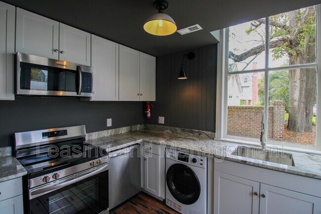 Foto del edificio - 419 Whilden St