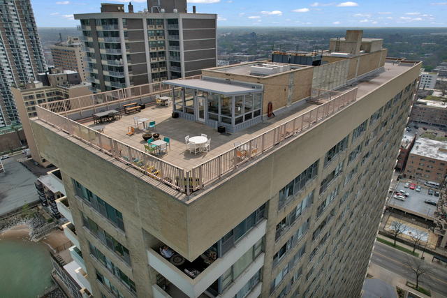 Foto del edificio - 6157 N Sheridan Rd