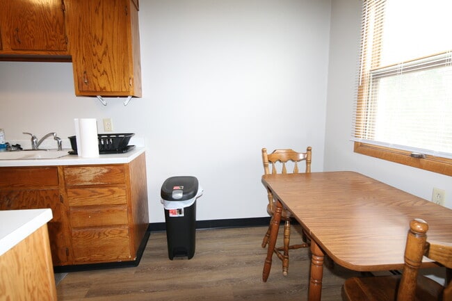 Building Photo - 1023 S Jay St