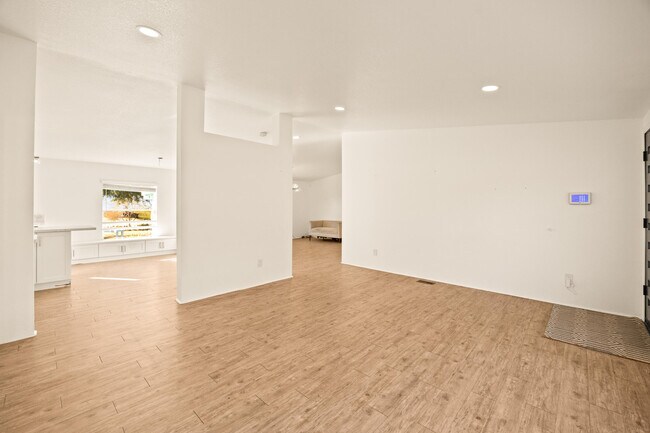 Foto del edificio - 62851 Aberdeen Dr