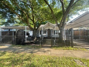 Building Photo - 7410 Ilex St